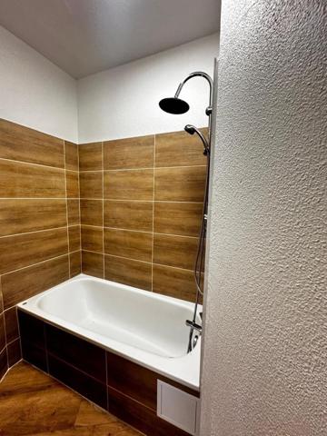 Appartement à LE CHAMBON-FEUGEROLLES, 42500 - 3 pièces 70m²