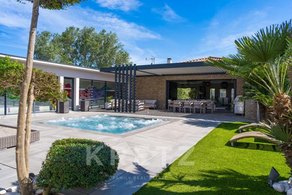 Exceptionnelle villa en bord de mer