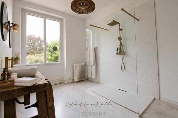 MAISON BOURGEOISE EN PIERRE RENOVEE AVEC PISCINE, DEPENDANCES ET PLUS DE 3,6 HECTARES DE TERRAIN