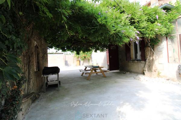 MAISON BOURGEOISE EN PIERRE RENOVEE AVEC PISCINE, DEPENDANCES ET PLUS DE 3,6 HECTARES DE TERRAIN