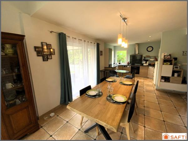 GRANDE MAISON CONSTRUCTION TRADITIONNELLE BRIQUE, 4 BELLES CHAMBRES, GARAGE DOUBLE SUR TERRAIN 1850 M2