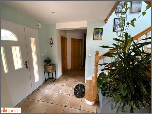 GRANDE MAISON CONSTRUCTION TRADITIONNELLE BRIQUE, 4 BELLES CHAMBRES, GARAGE DOUBLE SUR TERRAIN 1850 M2