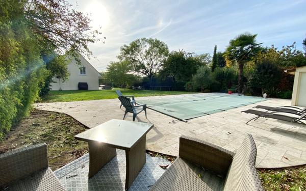 Maison à vendre    8 pièces • 161 m2 Mandres-les-Roses