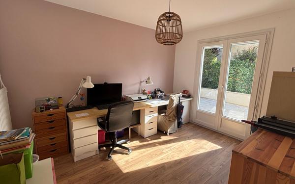 Maison à vendre    8 pièces • 161 m2 Mandres-les-Roses