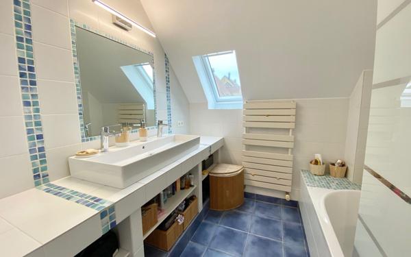 Maison à vendre    8 pièces • 161 m2 Mandres-les-Roses