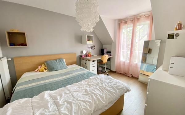 Maison à vendre    8 pièces • 161 m2 Mandres-les-Roses