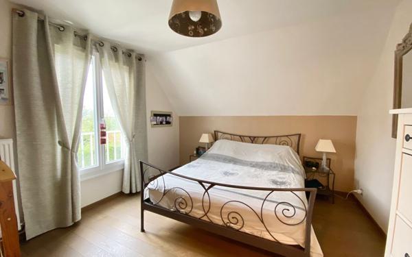 Maison à vendre    8 pièces • 161 m2 Mandres-les-Roses