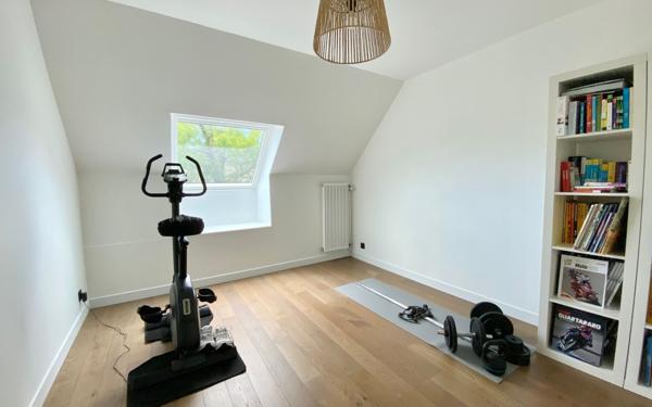 Maison à vendre    8 pièces • 161 m2 Mandres-les-Roses