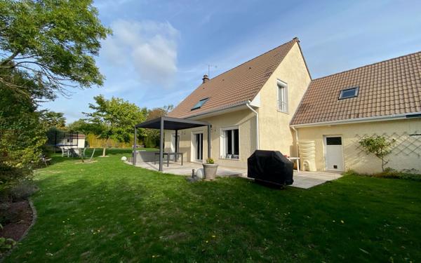 Maison à vendre    8 pièces • 161 m2 Mandres-les-Roses