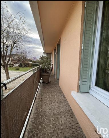 Appartement 4 pièces de 65 m² à Saint-Julien-les-Villas (10800)