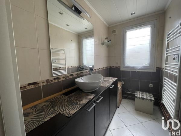 Appartement 4 pièces de 65 m² à Saint-Julien-les-Villas (10800)