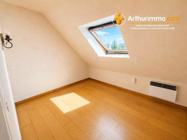 Vente                                                      Maison
                        
                     7 pièces                      134 m2                     à Vitré
