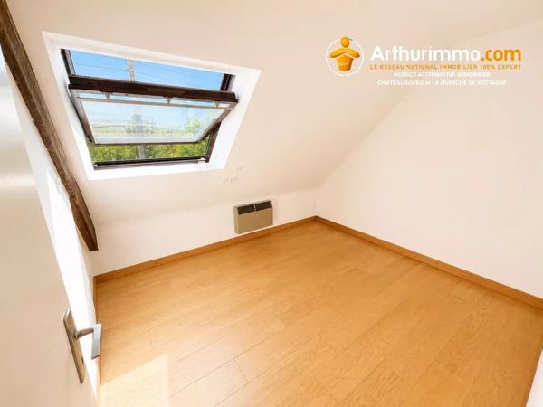 Vente                                                      Maison
                        
                     7 pièces                      134 m2                     à Vitré