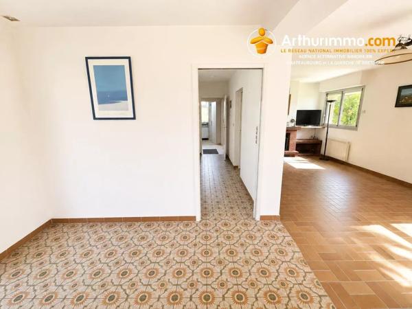 Vente                                                      Maison
                        
                     7 pièces                      134 m2                     à Vitré