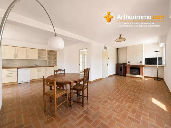 Vente                                                      Maison
                        
                     7 pièces                      134 m2                     à Vitré