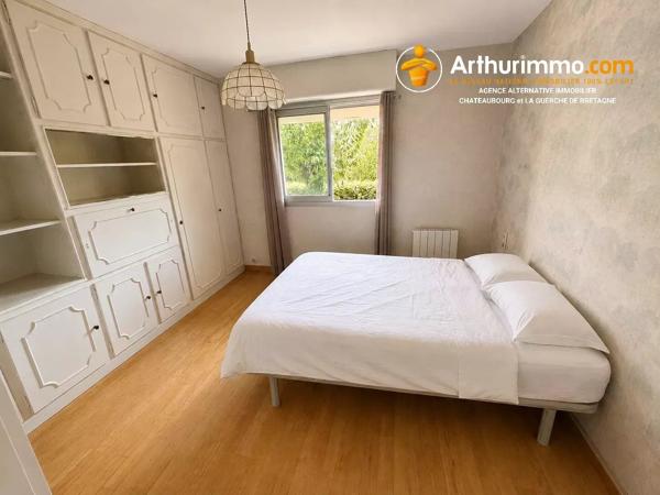 Vente                                                      Maison
                        
                     7 pièces                      134 m2                     à Vitré