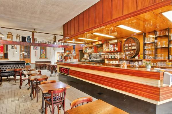 EMPLACEMENT EXCEPTIONNEL EN PLEIN CŒUR DE CASTELSARRASIN POUR CE DOUBLE IMMEUBLE MIXTE DE 480 M²