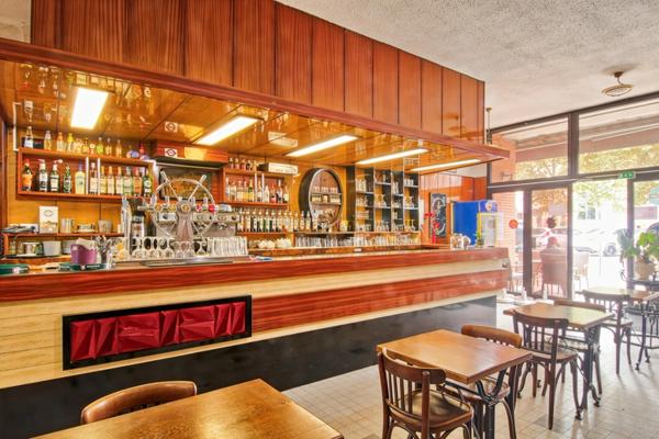 EMPLACEMENT EXCEPTIONNEL EN PLEIN CŒUR DE CASTELSARRASIN POUR CE DOUBLE IMMEUBLE MIXTE DE 480 M²