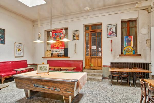 EMPLACEMENT EXCEPTIONNEL EN PLEIN CŒUR DE CASTELSARRASIN POUR CE DOUBLE IMMEUBLE MIXTE DE 480 M²