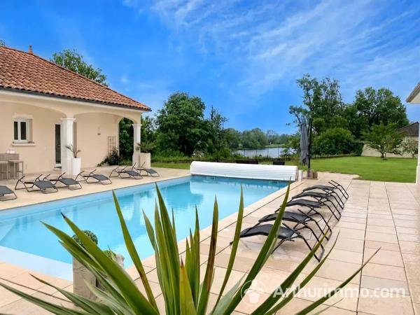 Vente                                                      Villa
                        
                     10 pièces                      386 m2                     à Dijon