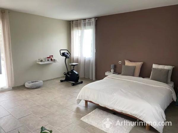 Vente                                                      Villa
                        
                     10 pièces                      386 m2                     à Dijon