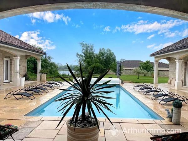 Vente                                                      Villa
                        
                     10 pièces                      386 m2                     à Dijon