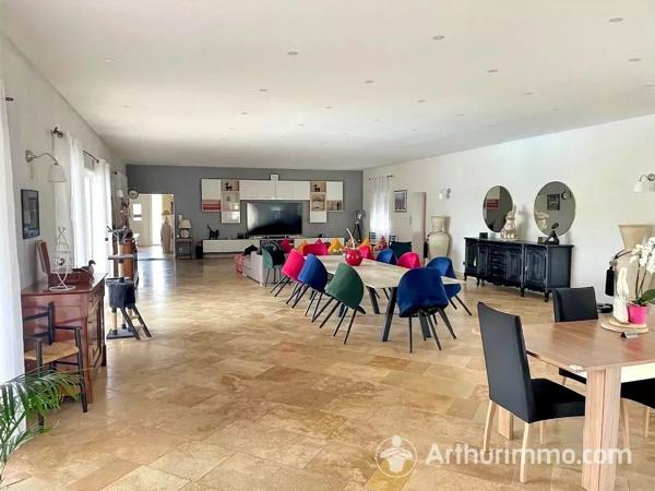 Vente                                                      Villa
                        
                     10 pièces                      386 m2                     à Dijon