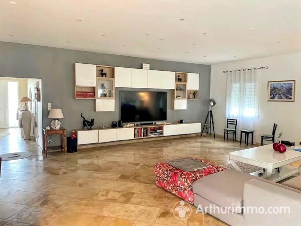 Vente                                                      Villa
                        
                     10 pièces                      386 m2                     à Dijon