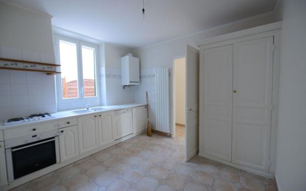 Appartement à louer    2 pièces • 48 m2 Grasse