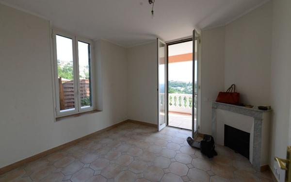 Appartement à louer    2 pièces • 48 m2 Grasse
