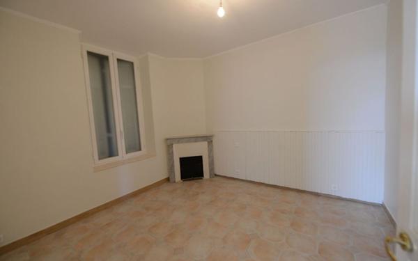 Appartement à louer    2 pièces • 48 m2 Grasse