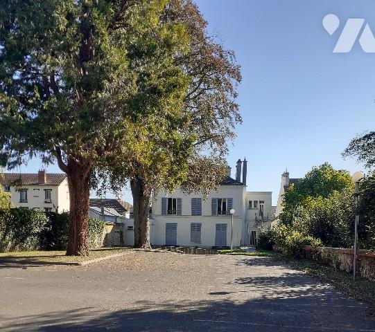 AVIS D'APPEL D'OFFRES EN VUE DE LA CESSION D'UN IMMEUBLE DOMANIAL