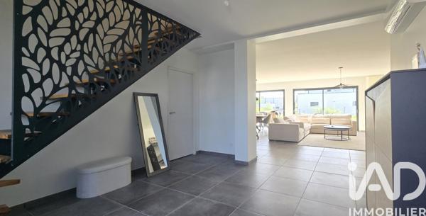 Maison à vendre 7 pièces 204 m² Saint-Ay