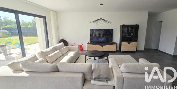 Maison à vendre 7 pièces 204 m² Saint-Ay