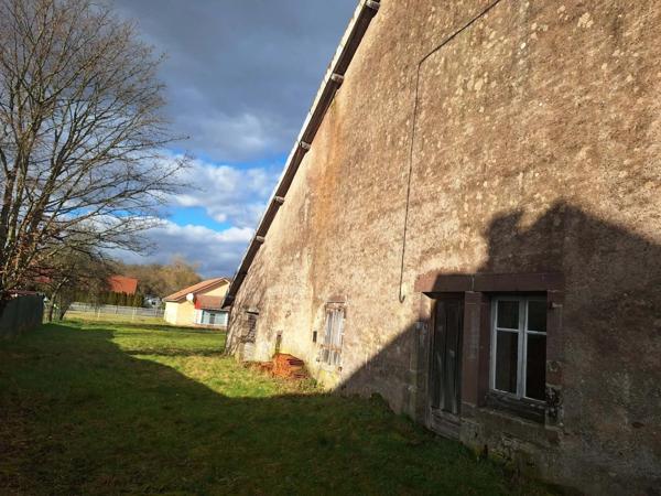 CORBENAY (70) Ferme de 350m² à rénover entièrement, terrain 1400m².