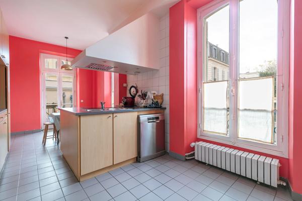 Versailles Notre-Dame -Maison 12 pièces de 320 m² habitables avec jardin plein sud et garage €3 300 000 ** - Référence 25585