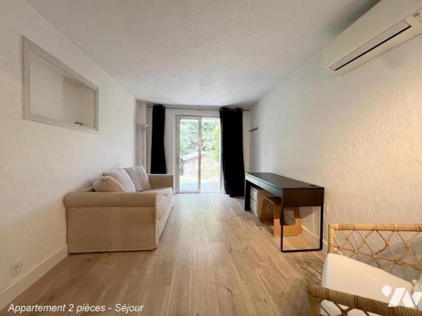 ANTIBES Quartier PEYREGOUE - Parc des Oliviers. Villa 6 pièces avec piscine, T2 indépendant, pkings.