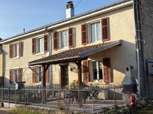 Maison de type 7 avec dépendances sur 15 ares