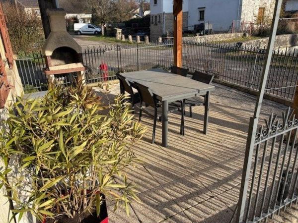 Maison de type 7 avec dépendances sur 15 ares