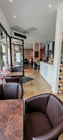 Établissement convivial avec activité Bar et Restauration
