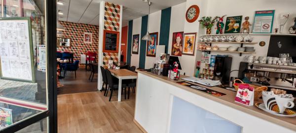 Établissement convivial avec activité Bar et Restauration