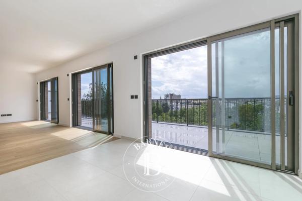 Neuilly-sur-Seine, Penthouse 5 Chambres -  157 m² à vendre