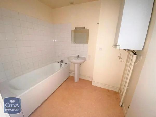 Appartement à louer 2 pièces 57.03m² Laon (02000)