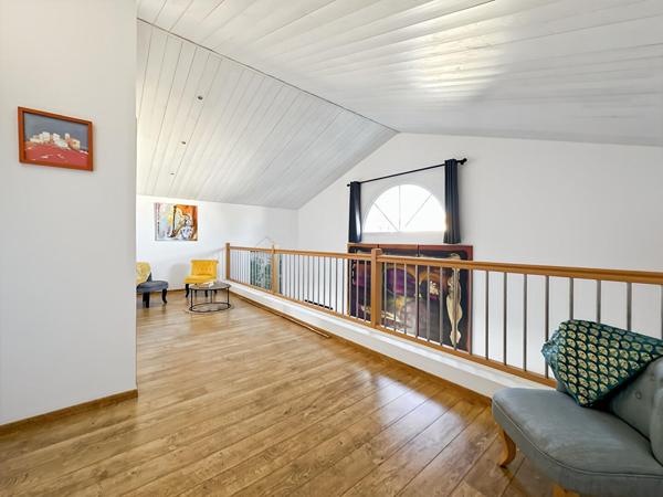 Maison contemporaine - au calme d'une impasse en centre-ville