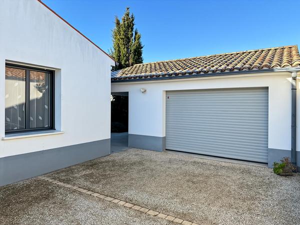 Maison contemporaine - au calme d'une impasse en centre-ville