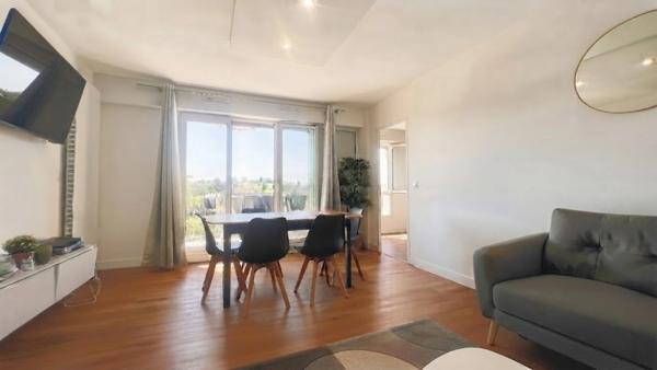 Quimper Ouest - Appartement T4 de 78 m² habitable - 1 loggia - avec vue panoramique sur la rivière de l’Odet - Une terrasse - Cave.