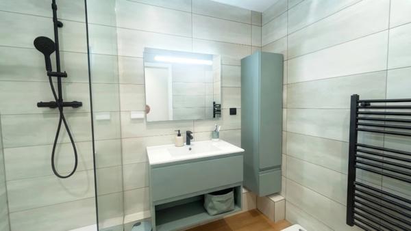 Quimper Ouest - Appartement T4 de 78 m² habitable - 1 loggia - avec vue panoramique sur la rivière de l’Odet - Une terrasse - Cave.