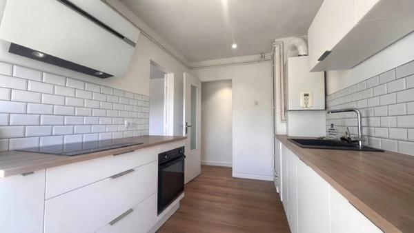 Quimper Ouest - Appartement T4 de 78 m² habitable - 1 loggia - avec vue panoramique sur la rivière de l’Odet - Une terrasse - Cave.