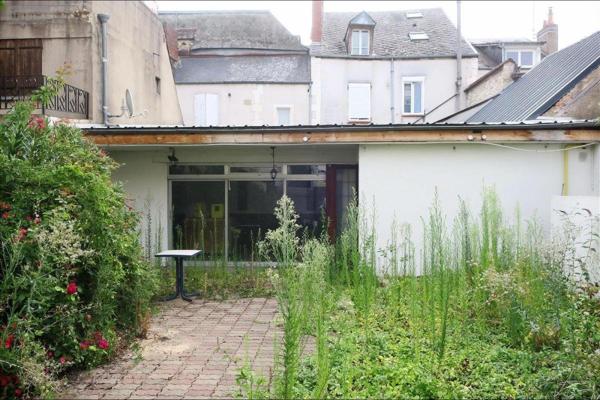 Fonds et/ou murs commerciaux à vendre à Bourges dans le Cher (18000), ref : 18005-1612