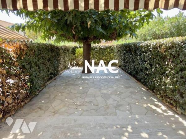 À vendre - Bel appartement duplex avec terrasse et loggia en bord de plage